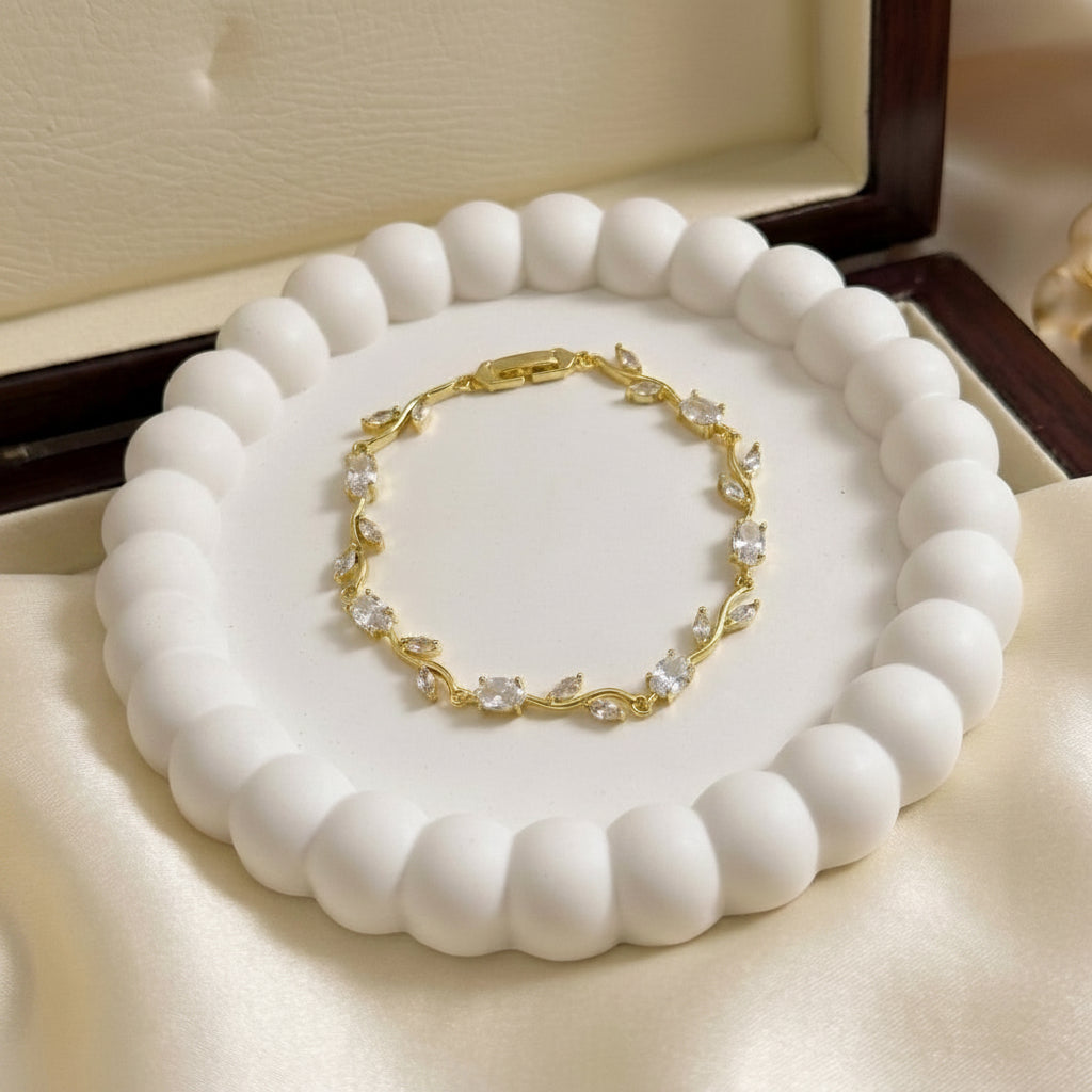 Fiore Bianca Bracelet