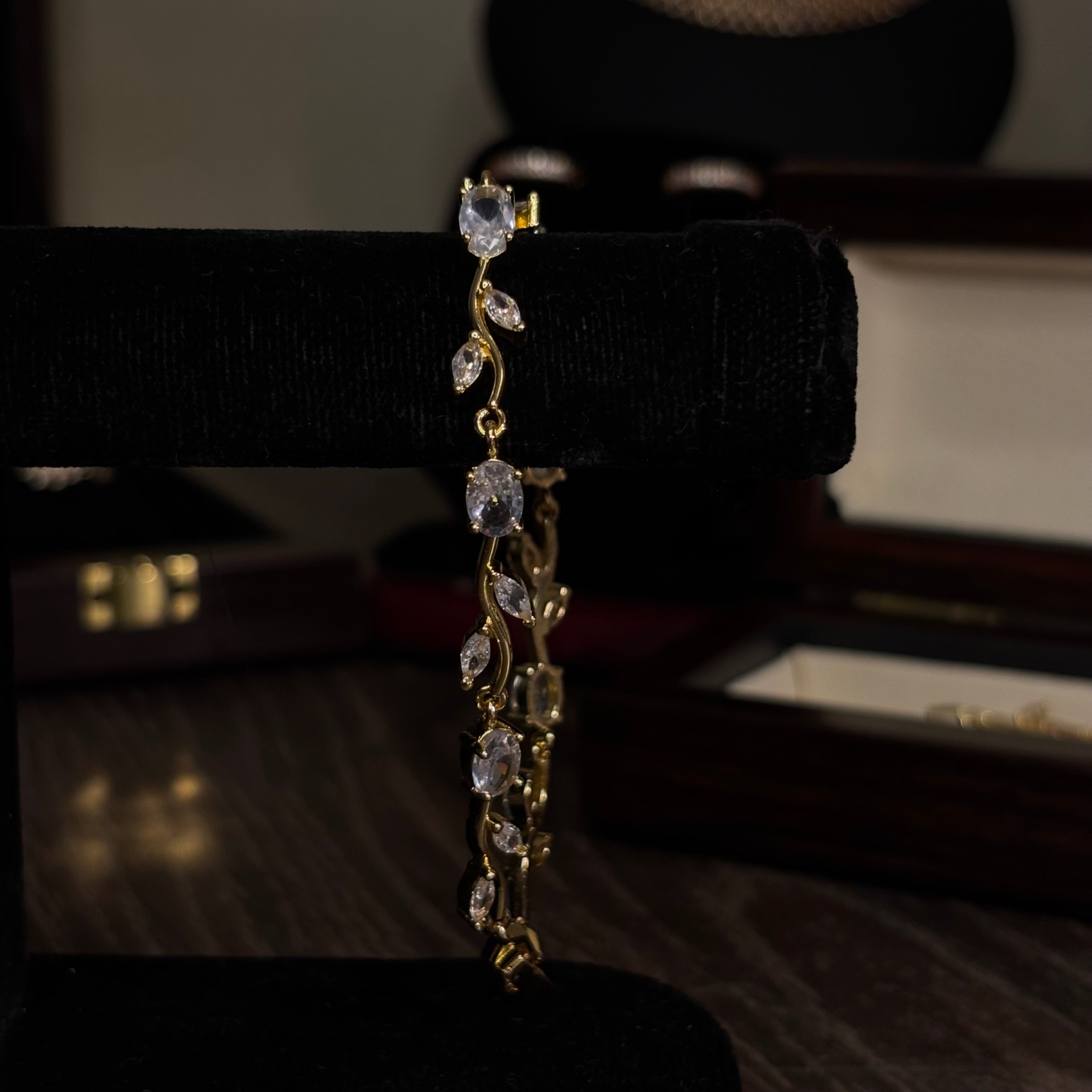 Fiore Bianca Bracelet