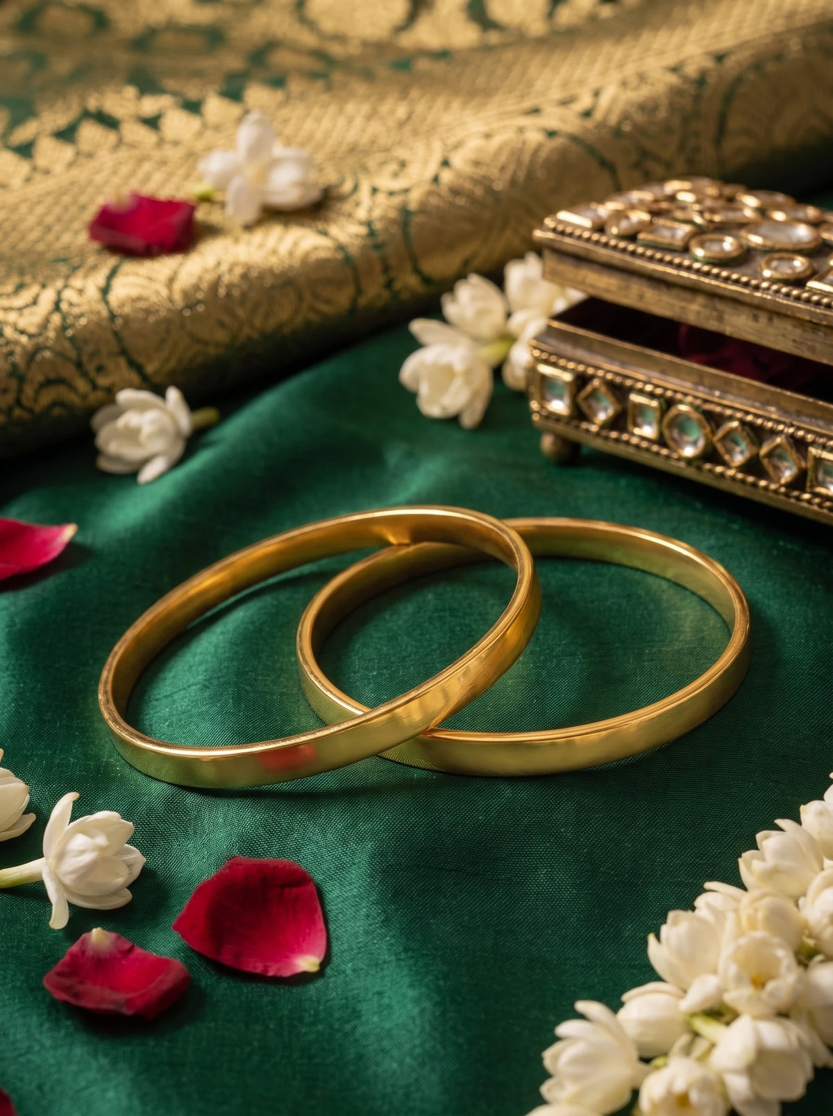 Mehr Gold Bangle Set close product view